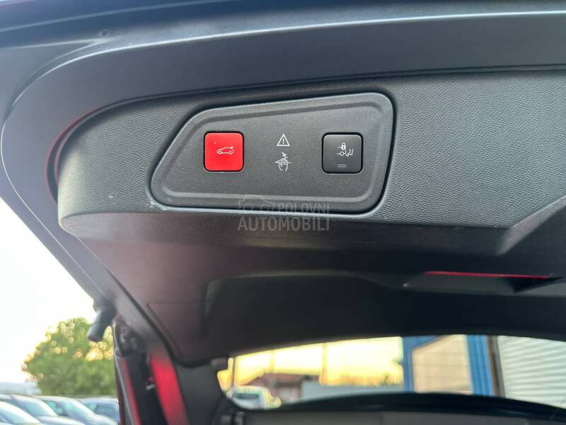 Peugeot 3008 1.2 b GT LINE