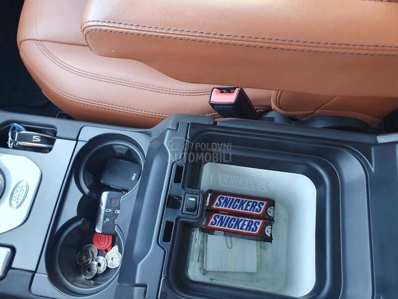 Land Rover Discovery 3.0 HSE  LANDMARK