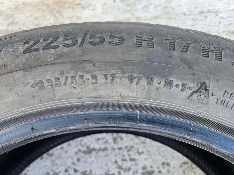 Continental 225/55 R17 Zimska