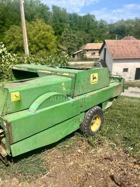 John Deere 332