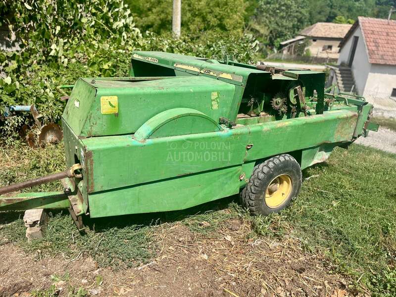 John Deere 332
