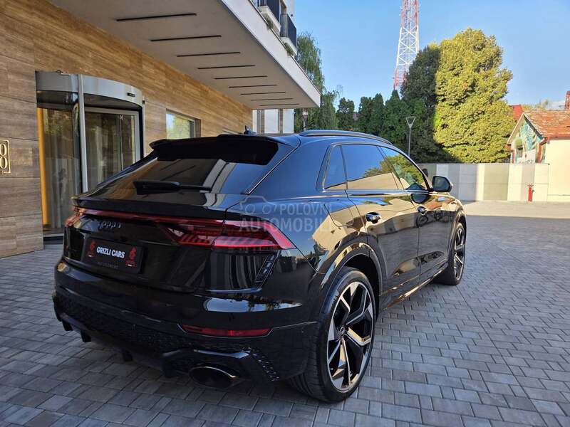Audi RS Q8 air/matrix/pano/mild