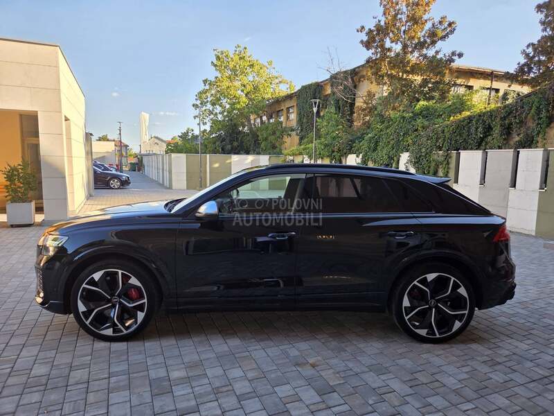 Audi RS Q8 air/matrix/pano/mild