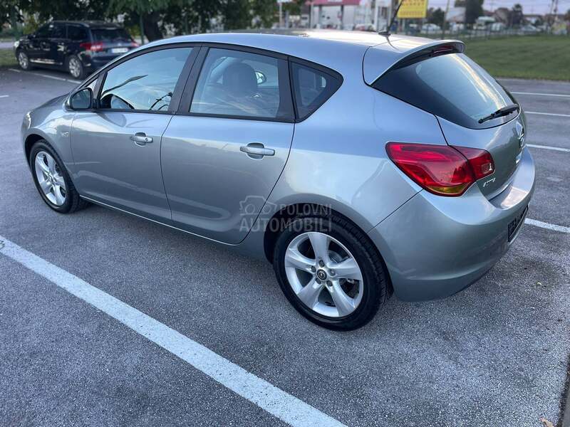 Opel Astra J 1.7 CDTI