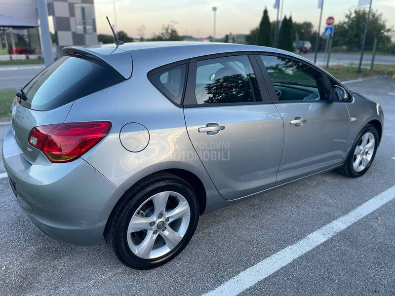 Opel Astra J 1.7 CDTI