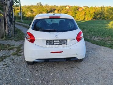 branik za Peugeot 208 od 2012. do 2015. god.