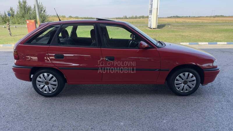 Opel Astra F 1.6i 8v Fabbrika