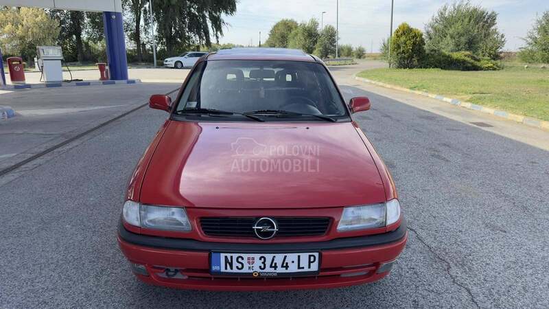 Opel Astra F 1.6i 8v Fabbrika