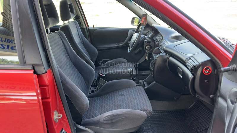 Opel Astra F 1.6i 8v Fabbrika