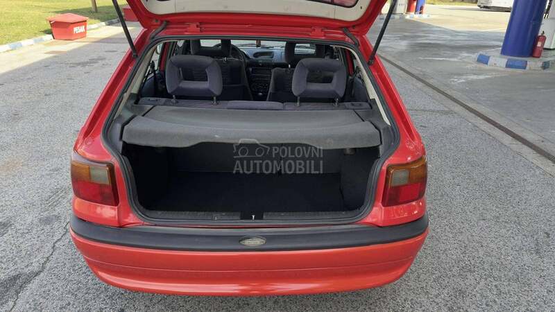 Opel Astra F 1.6i 8v Fabbrika