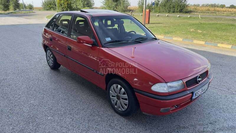 Opel Astra F 1.6i 8v Fabbrika