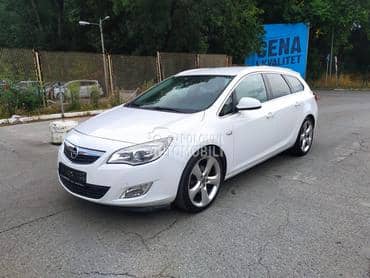 Opel Astra J 1.6b tng cosmo
