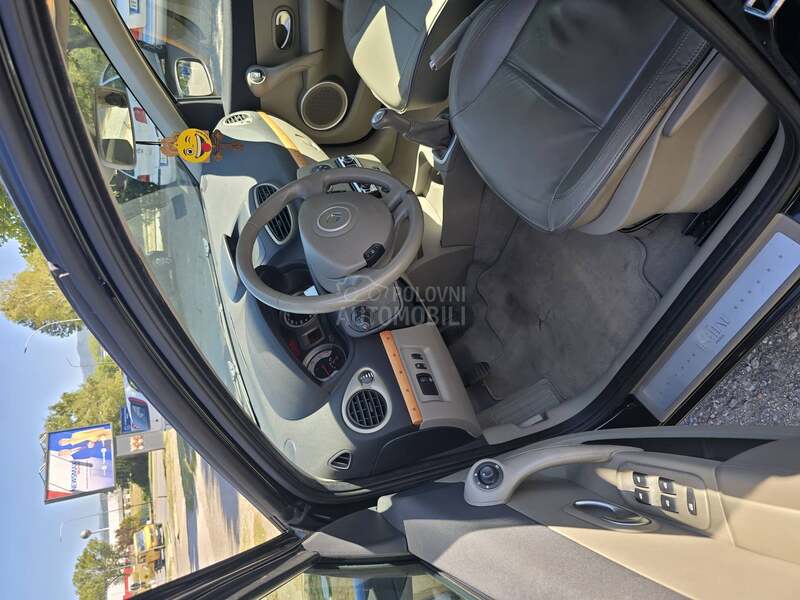 Renault Clio 1.6 16v INITIALE