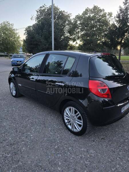 Renault Clio 1.6 16v INITIALE