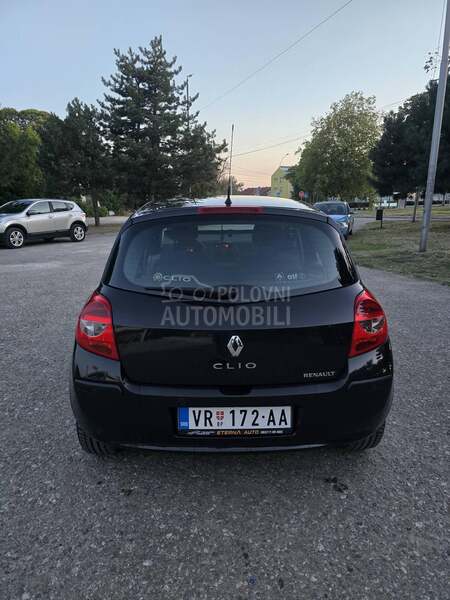 Renault Clio 1.6 16v INITIALE