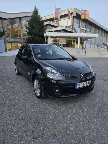 Renault Clio 1.6 16v INITIALE