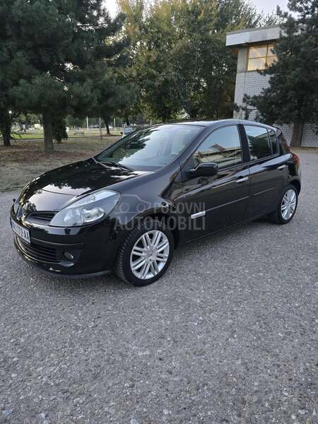 Renault Clio 1.6 16v INITIALE