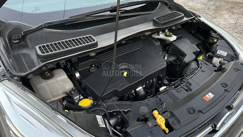 Ford Kuga 2.0 TDCI 4X4 ST LINE