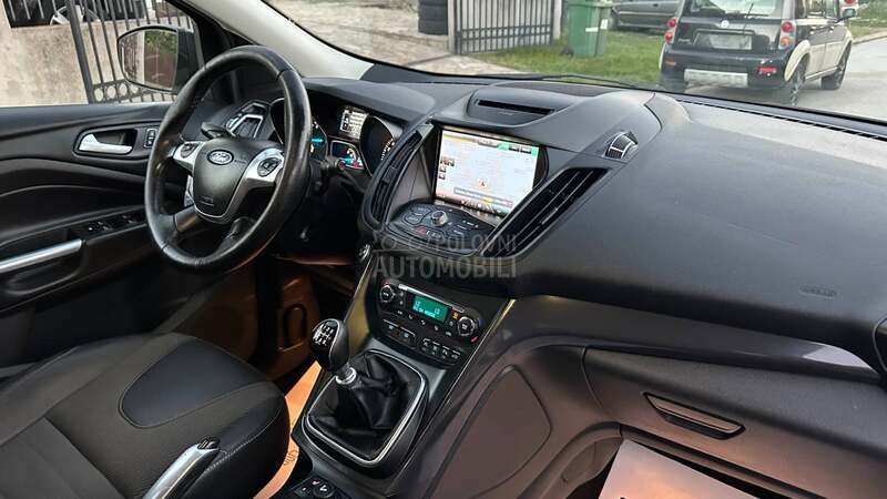 Ford Kuga 2.0 TDCI 4X4 ST LINE