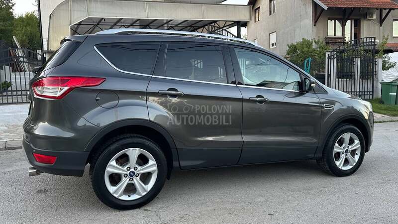 Ford Kuga 2.0 TDCI 4X4 ST LINE