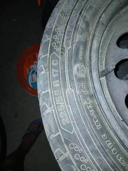 Continental 225/55 R17 Letnja
