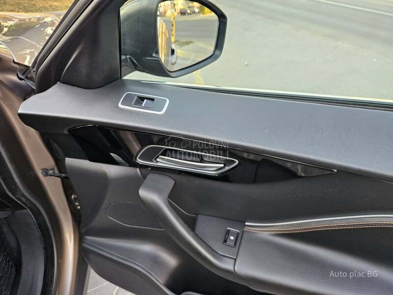 Jaguar F pace 2.0D PORTOFOLIO