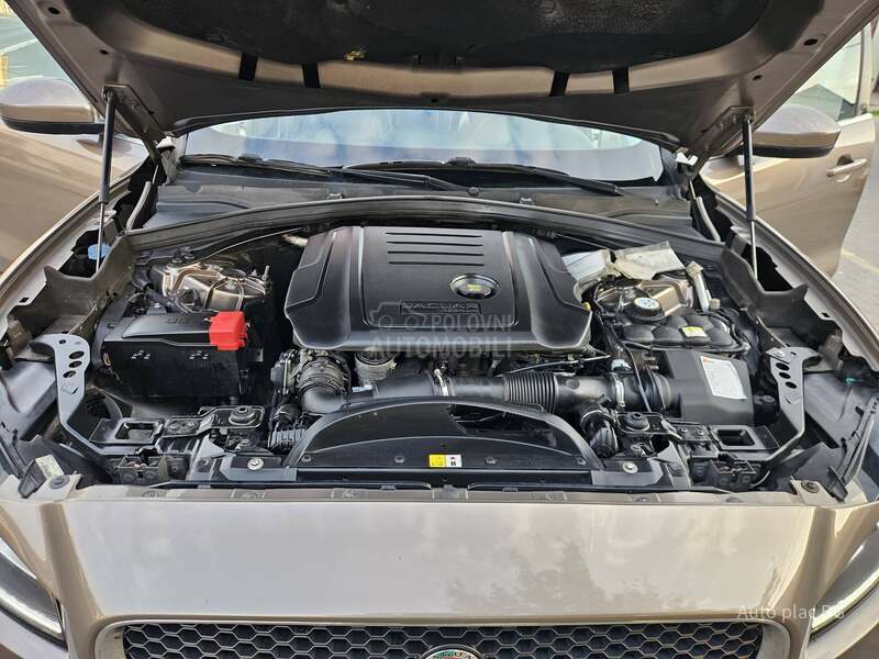 Jaguar F pace 2.0D PORTOFOLIO