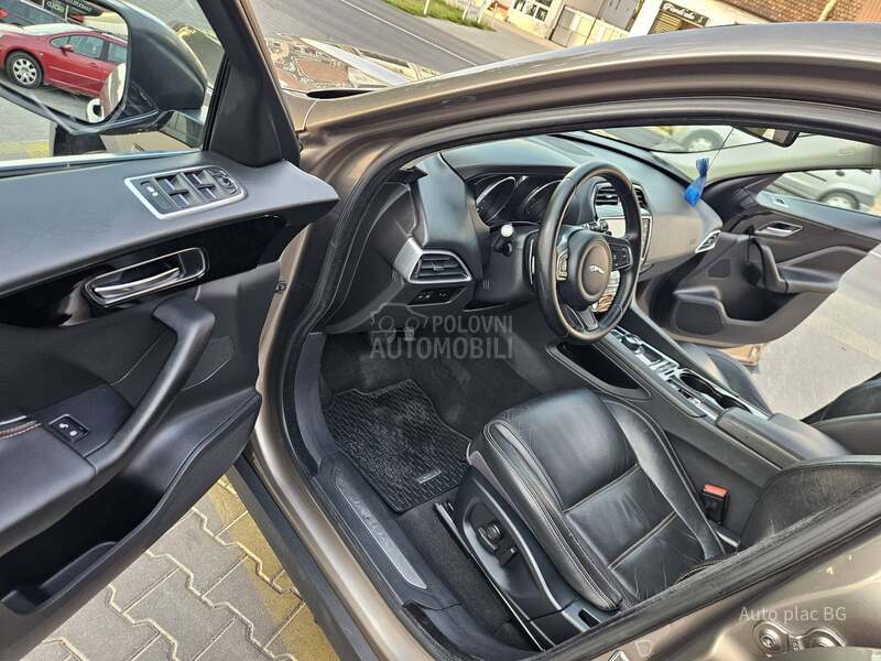 Jaguar F pace 2.0D PORTOFOLIO