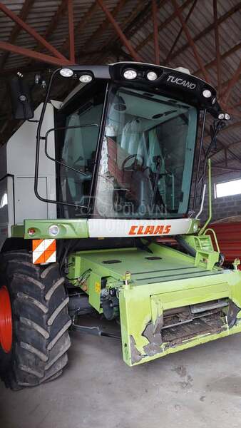 Claas Tucano 320