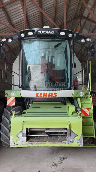 Claas Tucano 320