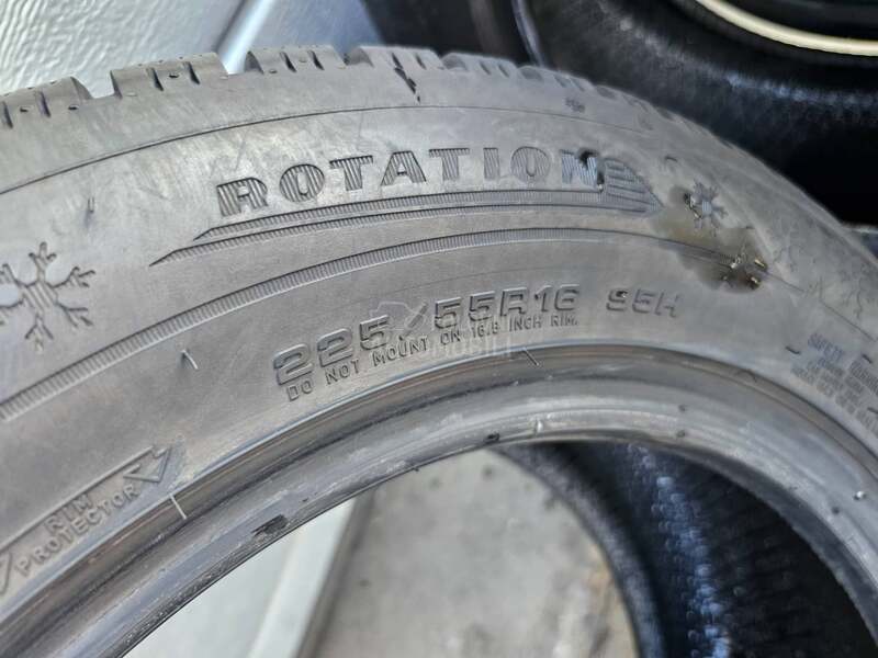 Dunlop 225/55 R16 Zimska