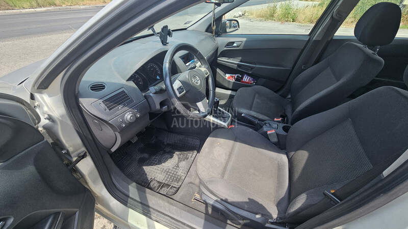 Opel Astra H 