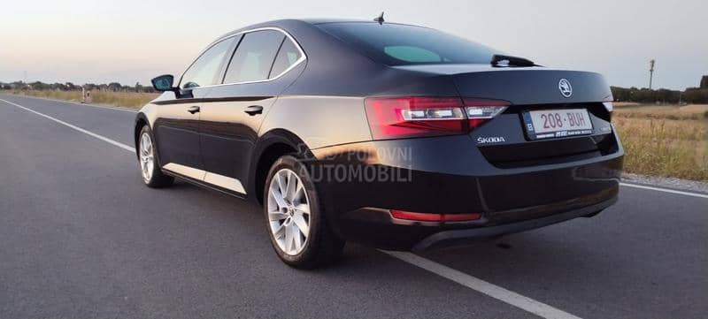 Škoda Superb 