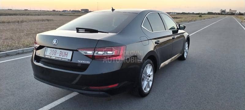 Škoda Superb 