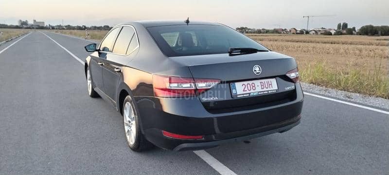 Škoda Superb 