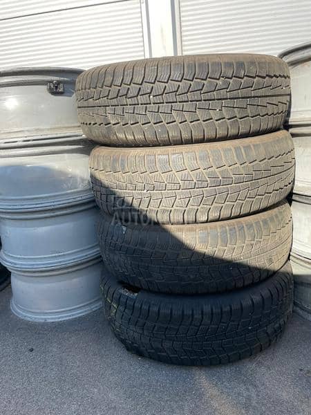 Viking 225/65 R17 Zimska