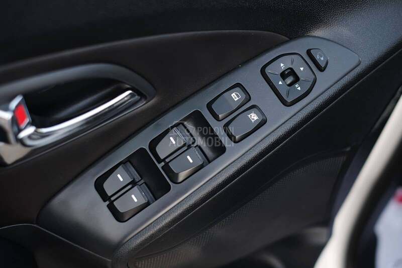 Hyundai ix35 2.0CRDI 4WD PREMIUM