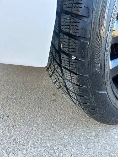 Hyundai ix35 2.0CRDI 4WD PREMIUM