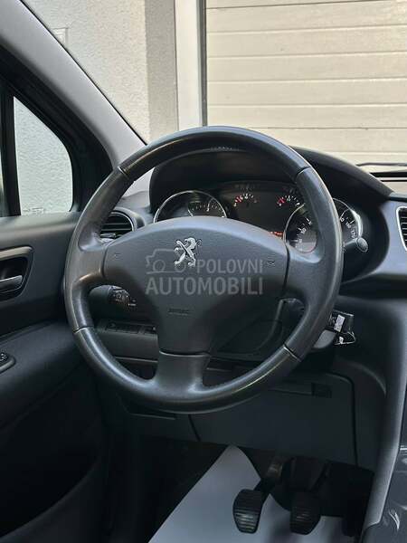 Peugeot 3008 2.0HDI/ PREMIUM