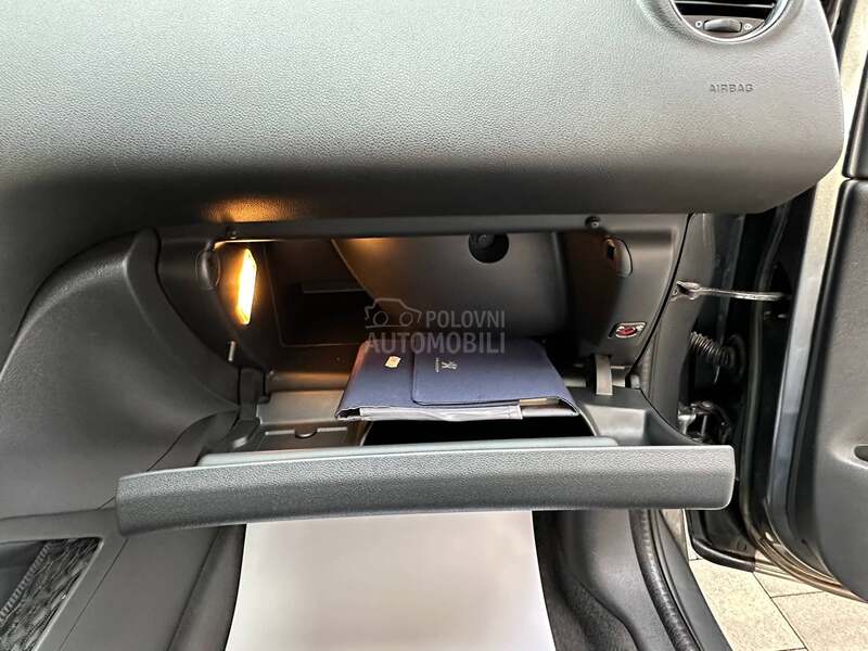 Peugeot 3008 2.0HDI/ PREMIUM