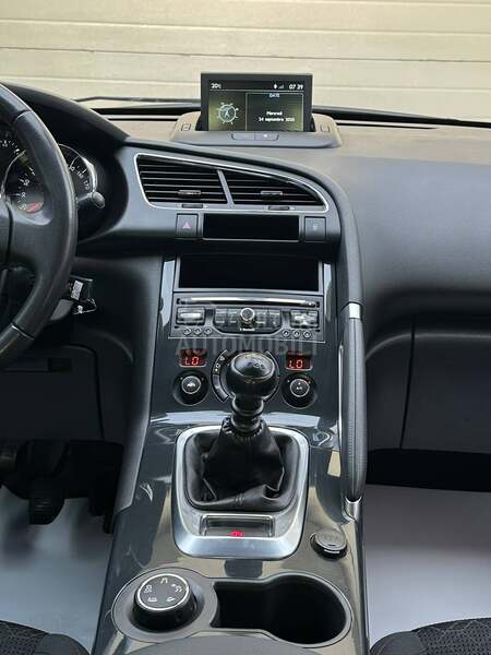 Peugeot 3008 2.0HDI/ PREMIUM