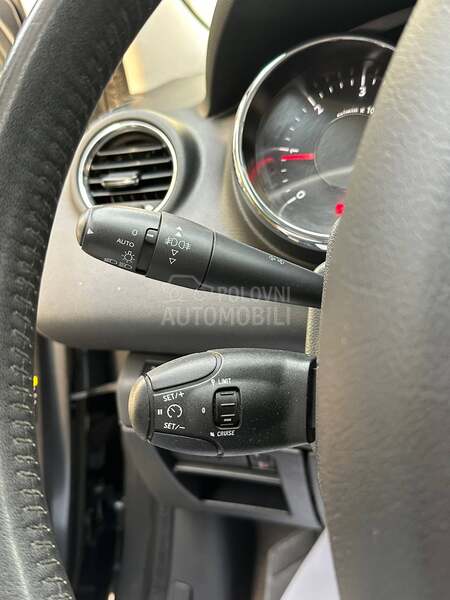Peugeot 3008 2.0HDI/ PREMIUM