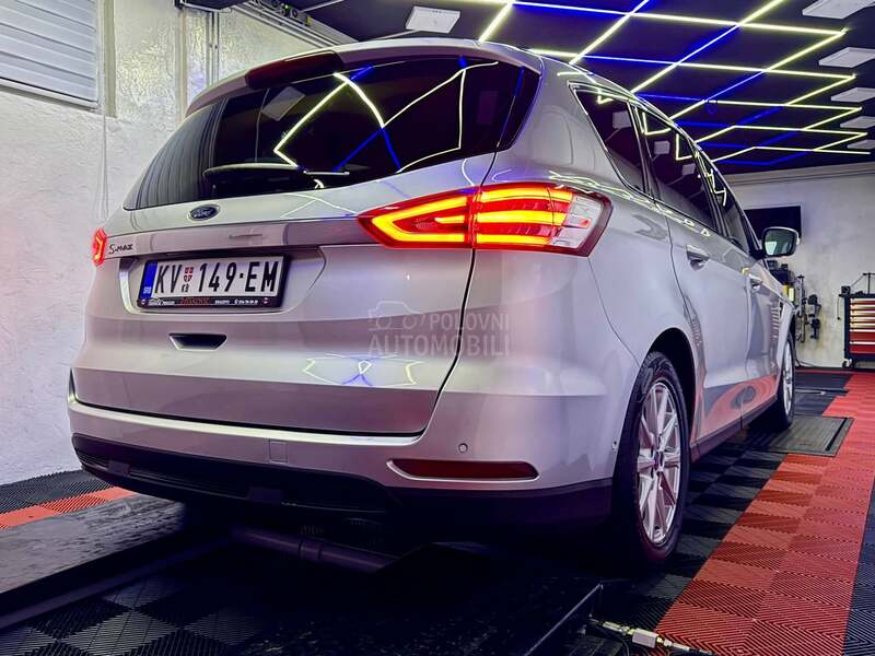 Ford S-Max S A L O N