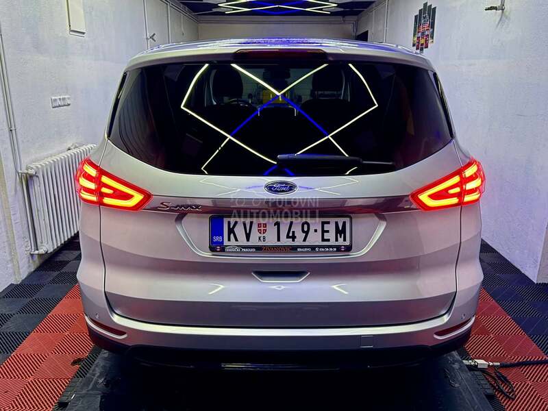 Ford S-Max S A L O N