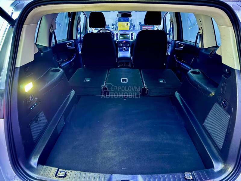Ford S-Max S A L O N