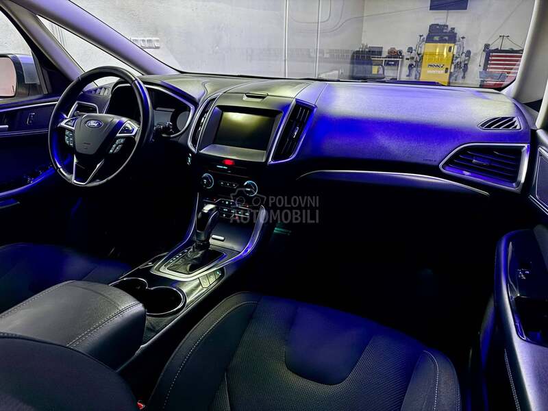 Ford S-Max S A L O N