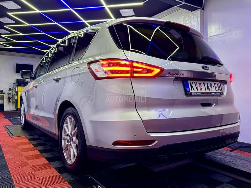 Ford S-Max S A L O N