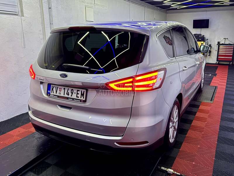 Ford S-Max S A L O N