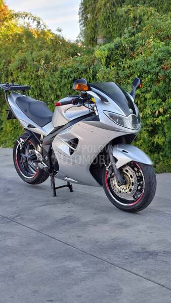 Triumph SPRINT 1050 ST