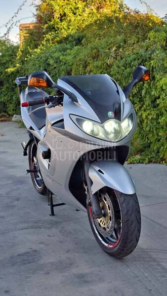 Triumph SPRINT 1050 ST